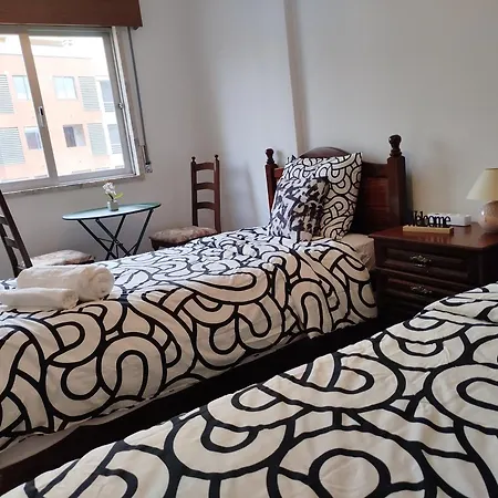 Place To In Lisbon Apartment *